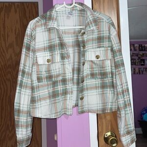 Green and white soft cropped flannel
